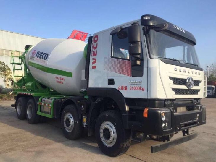 21 xe tải bê tông sân khối
